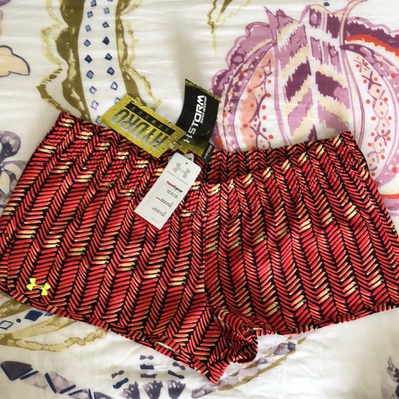 Under Armour Pants - Under Armour - Heat Gear Shorts